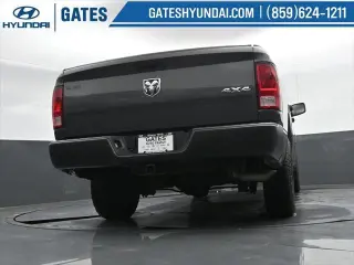 Ram 1500 Classic 2021 4x4 Tradesman 4p. Cabina Extendida 5.5 pies Caja Corta Pick-up