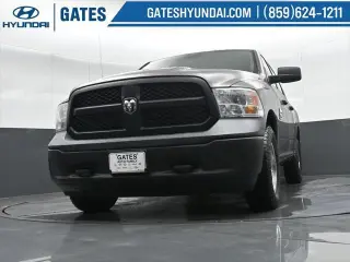 Ram 1500 Classic 2021 4x4 Tradesman 4p. Cabina Extendida 5.5 pies Caja Corta Pick-up