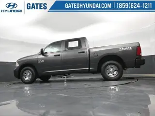 Ram 1500 Classic 2021 4x4 Tradesman 4p. Cabina Extendida 5.5 pies Caja Corta Pick-up