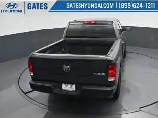 Ram 1500 Classic 2021 4x4 Tradesman 4p. Cabina Extendida 5.5 pies Caja Corta Pick-up