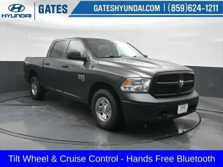 Ram 1500 Classic 2021 4x4 Tradesman 4p. Cabina Extendida 5.5 pies Caja Corta Pick-up