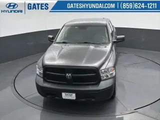 Ram 1500 Classic 2021 4x4 Tradesman 4p. Cabina Extendida 5.5 pies Caja Corta Pick-up