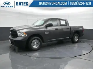 Ram 1500 Classic 2021 4x4 Tradesman 4p. Cabina Extendida 5.5 pies Caja Corta Pick-up