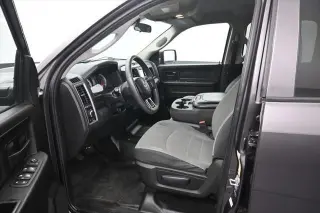 Ram 1500 Classic 2021 4x4 Tradesman 4p. Cabina Extendida 5.5 pies Caja Corta Pick-up