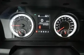 Ram 1500 2016 4x4 Tradesman 4p Camión Cabina Doble 5.5 pies BAS