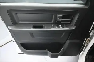 Ram 1500 2016 4x4 Tradesman 4p Camión Cabina Doble 5.5 pies BAS