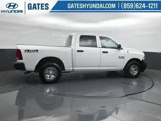 Ram 1500 2016 4x4 Tradesman 4p Camión Cabina Doble 5.5 pies BAS