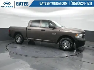 Ram 1500 2018 4x4 Tradesman 4p. Cabina Doble 5.5 pies ST Camioneta
