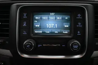 Ram 1500 2018 4x4 Tradesman 4p. Cabina Doble 5.5 pies ST Camioneta