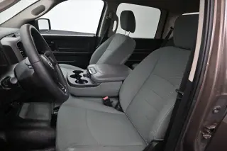 Ram 1500 2018 4x4 Tradesman 4p. Cabina Doble 5.5 pies ST Camioneta