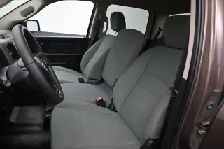 Ram 1500 2018 4x4 Tradesman 4p. Cabina Doble 5.5 pies ST Camioneta