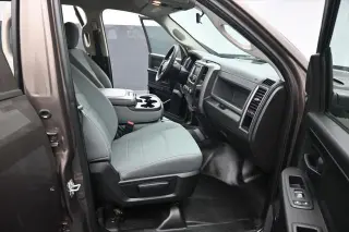 Ram 1500 2018 4x4 Tradesman 4p. Cabina Doble 5.5 pies ST Camioneta