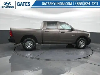 Ram 1500 2018 4x4 Tradesman 4p. Cabina Doble 5.5 pies ST Camioneta