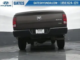 Ram 1500 2018 4x4 Tradesman 4p. Cabina Doble 5.5 pies ST Camioneta