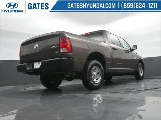 Ram 1500 2018 4x4 Tradesman 4p. Cabina Doble 5.5 pies ST Camioneta