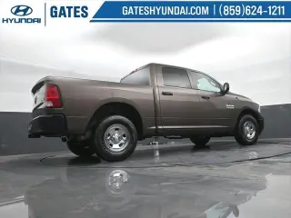 Ram 1500 2018 4x4 Tradesman 4p. Cabina Doble 5.5 pies ST Camioneta