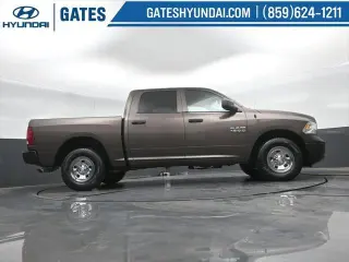 Ram 1500 2018 4x4 Tradesman 4p. Cabina Doble 5.5 pies ST Camioneta