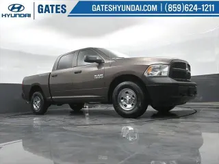 Ram 1500 2018 4x4 Tradesman 4p. Cabina Doble 5.5 pies ST Camioneta