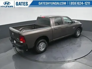 Ram 1500 2018 4x4 Tradesman 4p. Cabina Doble 5.5 pies ST Camioneta