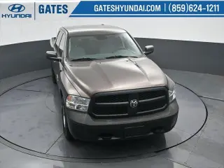 Ram 1500 2018 4x4 Tradesman 4p. Cabina Doble 5.5 pies ST Camioneta