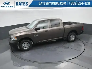 Ram 1500 2018 4x4 Tradesman 4p. Cabina Doble 5.5 pies ST Camioneta