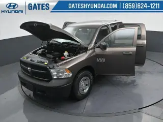 Ram 1500 2018 4x4 Tradesman 4p. Cabina Doble 5.5 pies ST Camioneta