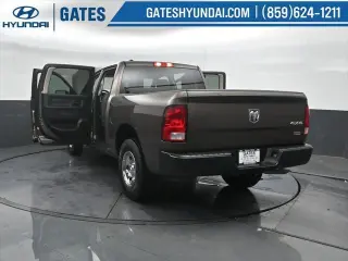 Ram 1500 2018 4x4 Tradesman 4p. Cabina Doble 5.5 pies ST Camioneta