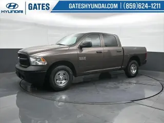 Ram 1500 2018 4x4 Tradesman 4p. Cabina Doble 5.5 pies ST Camioneta