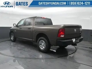 Ram 1500 2018 4x4 Tradesman 4p. Cabina Doble 5.5 pies ST Camioneta