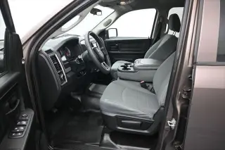 Ram 1500 2018 4x4 Tradesman 4p. Cabina Doble 5.5 pies ST Camioneta