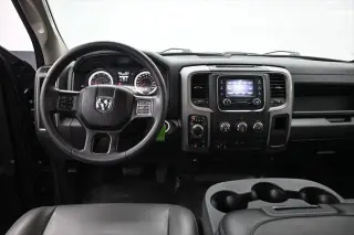 Ram 1500 Classic 2021 4x4 Tradesman 4p Camión Cabina Completa 5.5 pies CB