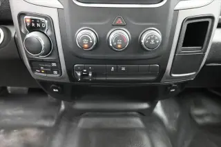Ram 1500 Classic 2021 4x4 Tradesman 4p Camión Cabina Completa 5.5 pies CB