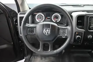 Ram 1500 Classic 2021 4x4 Tradesman 4p Camión Cabina Completa 5.5 pies CB
