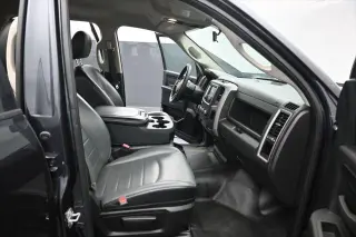 Ram 1500 Classic 2021 4x4 Tradesman 4p Camión Cabina Completa 5.5 pies CB