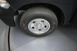Ram 1500 Classic 2021 4x4 Tradesman 4p Camión Cabina Completa 5.5 pies CB