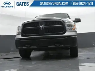 Ram 1500 Classic 2021 4x4 Tradesman 4p Camión Cabina Completa 5.5 pies CB