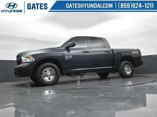 Ram 1500 Classic 2021 4x4 Tradesman 4p Camión Cabina Completa 5.5 pies CB