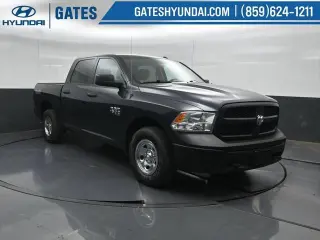 Ram 1500 Classic 2021 4x4 Tradesman 4p Camión Cabina Completa 5.5 pies CB