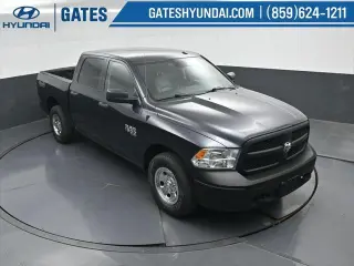 Ram 1500 Classic 2021 4x4 Tradesman 4p Camión Cabina Completa 5.5 pies CB