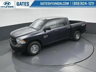 Ram 1500 Classic 2021 4x4 Tradesman 4p Camión Cabina Completa 5.5 pies CB