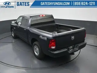 Ram 1500 Classic 2021 4x4 Tradesman 4p Camión Cabina Completa 5.5 pies CB