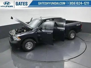 Ram 1500 Classic 2021 4x4 Tradesman 4p Camión Cabina Completa 5.5 pies CB