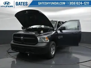 Ram 1500 Classic 2021 4x4 Tradesman 4p Camión Cabina Completa 5.5 pies CB