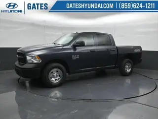 Ram 1500 Classic 2021 4x4 Tradesman 4p Camión Cabina Completa 5.5 pies CB