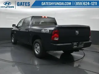 Ram 1500 Classic 2021 4x4 Tradesman 4p Camión Cabina Completa 5.5 pies CB