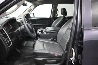 Ram 1500 Classic 2021 4x4 Tradesman 4p Camión Cabina Completa 5.5 pies CB