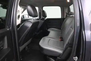 Ram 1500 Classic 2021 4x4 Tradesman 4p Camión Cabina Completa 5.5 pies CB