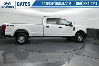 Ford F-350 Super Duty 2022 4x4 XL 4 puertas Cabina de tripulación 6,8 pies SB SRW Camioneta pickup