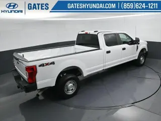 Ford F-350 Super Duty 2022 4x4 XL 4 puertas Cabina de tripulación 6,8 pies SB SRW Camioneta pickup