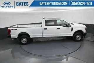 Ford F-350 Super Duty 2022 4x4 XL 4 puertas Cabina de tripulación 6,8 pies SB SRW Camioneta pickup